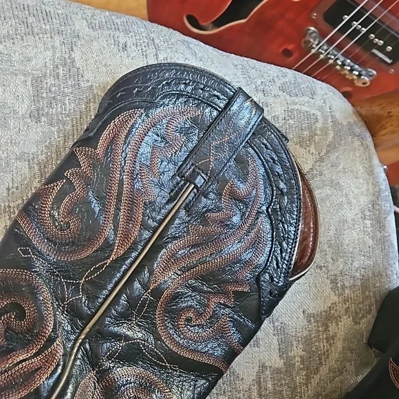 ARIAT Snip Toe Black Boots - Picture 7 of 16